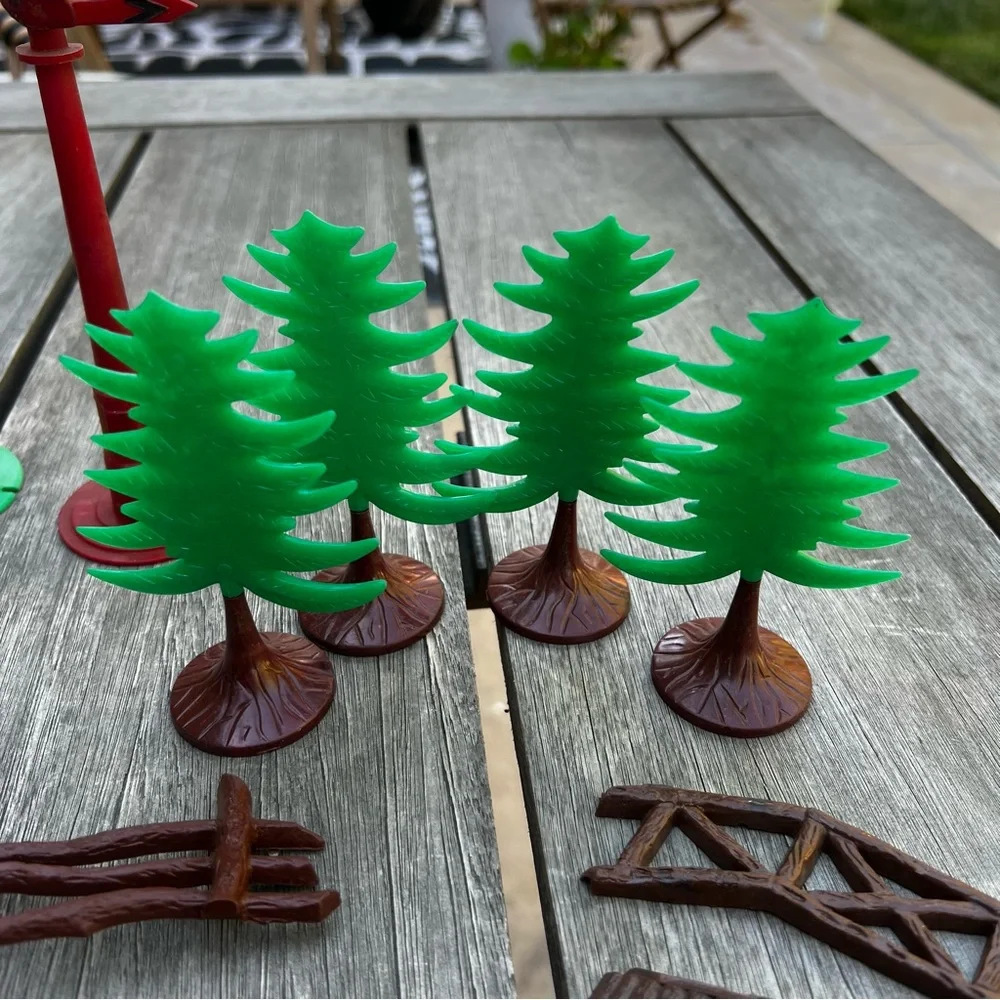 Lot of Vintage Plasticville Fences Trees and Light Posts Bridge *READ